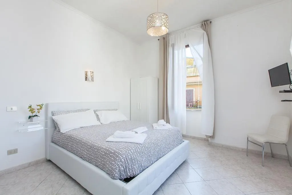 Apartop Guest House Rome 3*,  Италия