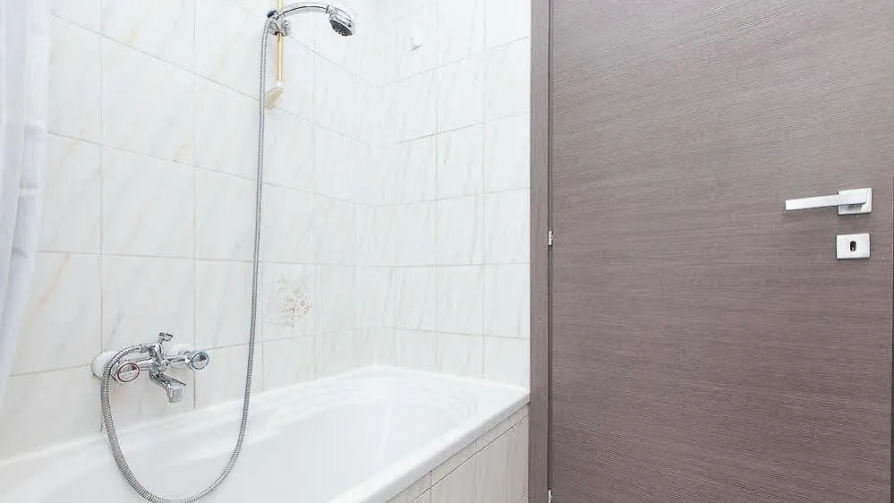 Apartop Guest House Rome 3*,  Италия